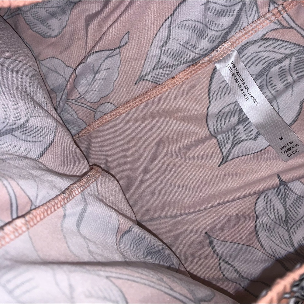 Orange, White, & Black Floral High Waist shorts size M - Picture 6 of 8